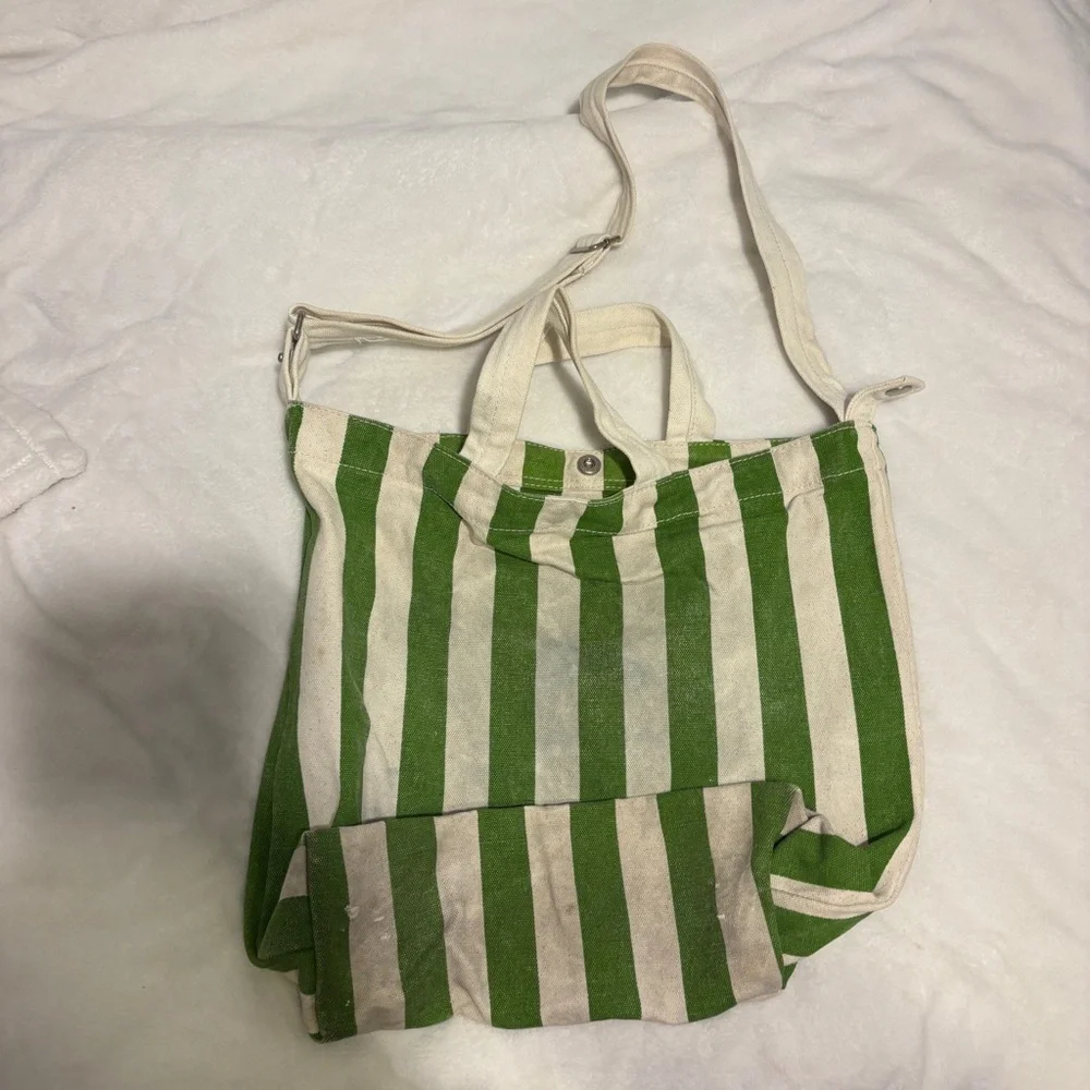BAGGU Green and Cream Striped Tote - Picture 2 of 5
